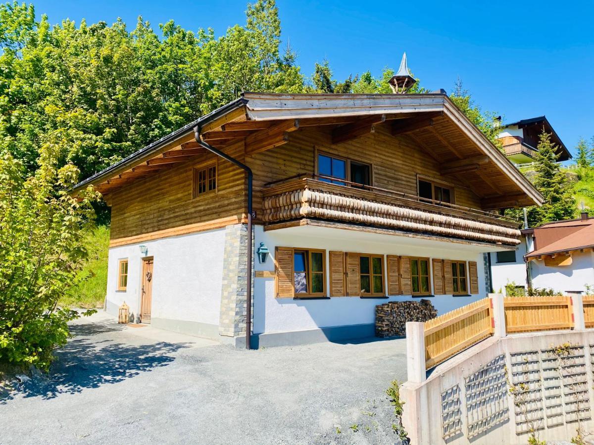 Ski-In & Ski-Out Out Chalet Maria With Amazing Mountain View Maria Alm am Steinernen Meer Bagian luar foto