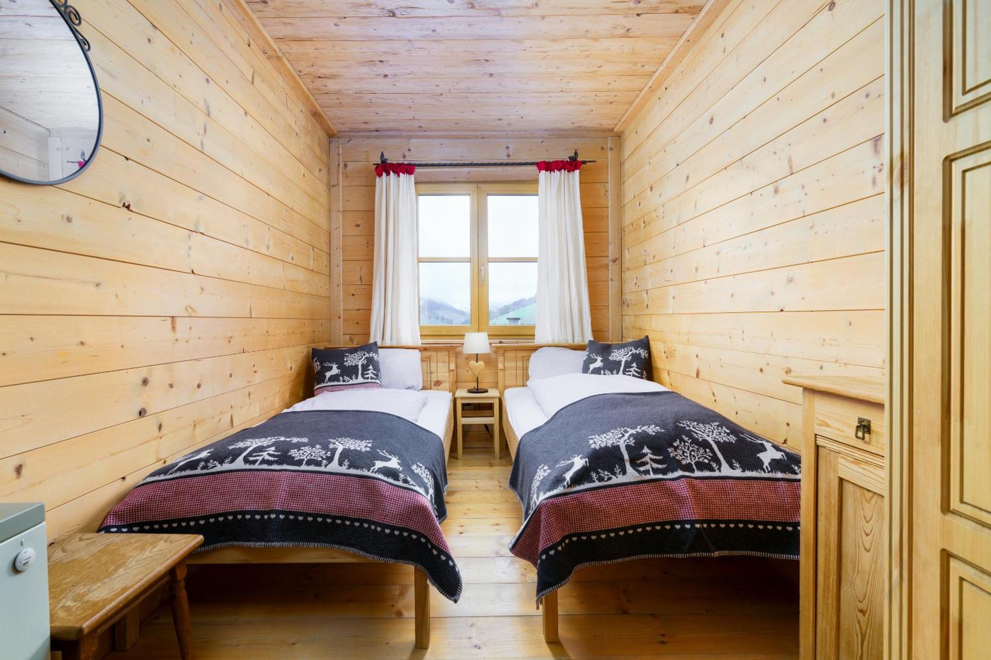Ski-In & Ski-Out Out Chalet Maria With Amazing Mountain View Maria Alm am Steinernen Meer Bagian luar foto