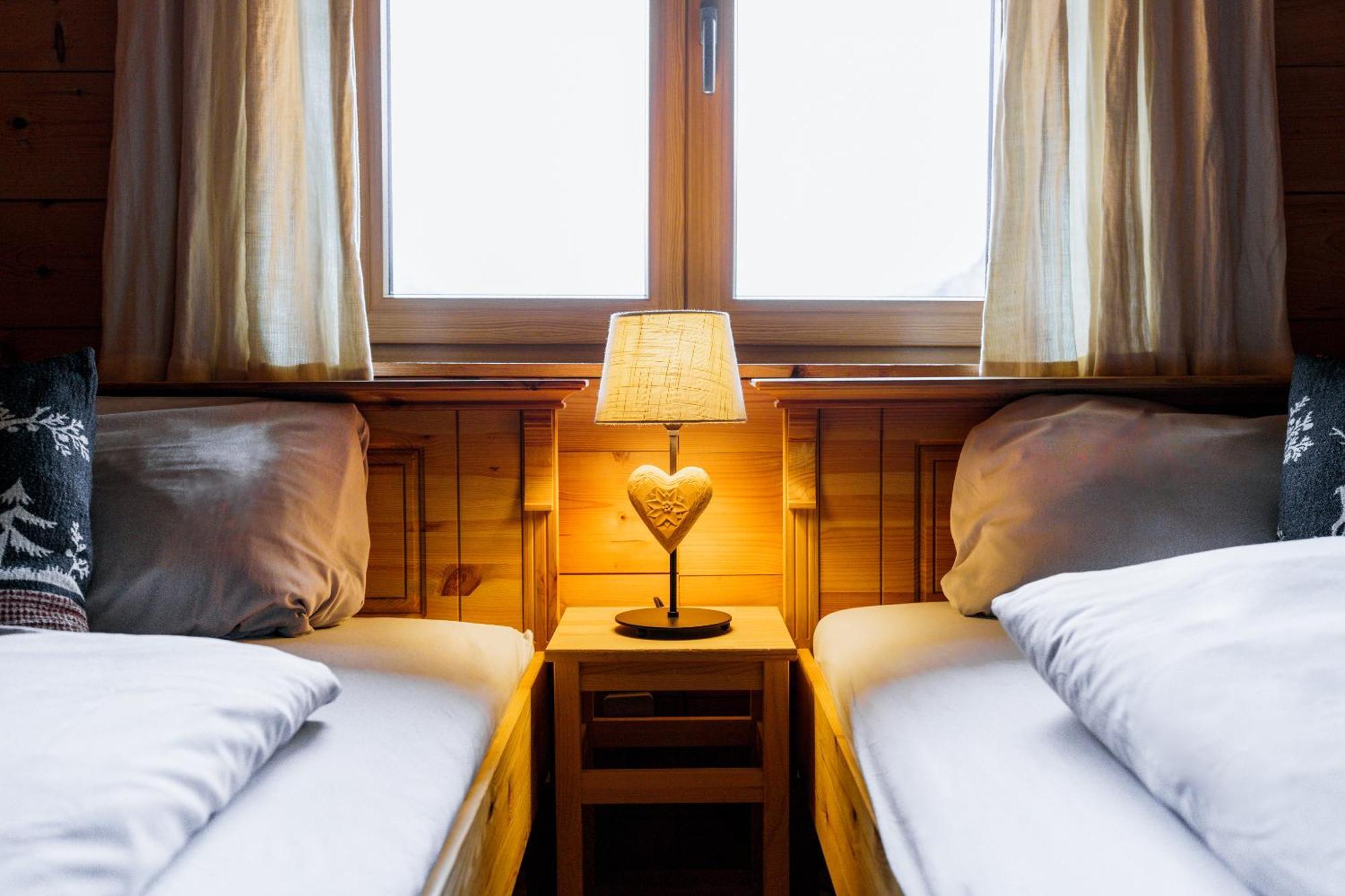 Ski-In & Ski-Out Out Chalet Maria With Amazing Mountain View Maria Alm am Steinernen Meer Ruang foto